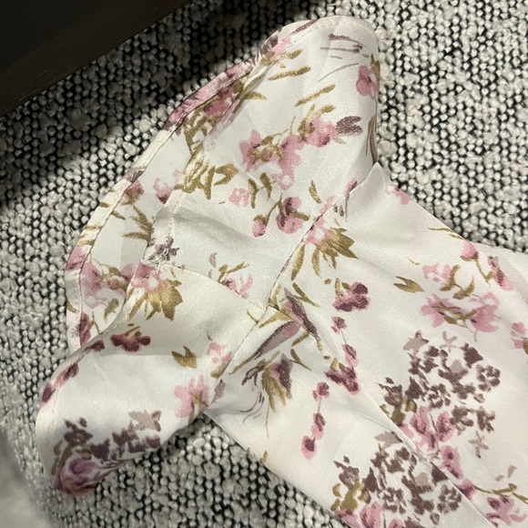 Astr Floral Print Ruffle Blouse - Picture 4 of 6